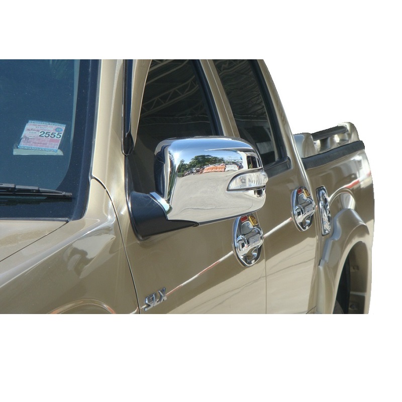 The image shows the Isuzu D-Max 2006-11 Mirror Covers applied on the car.