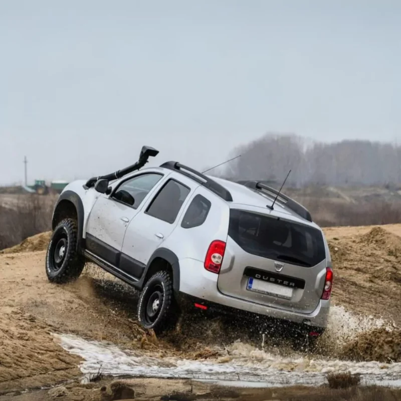 Dacia Duster 2010-17 lifted by 4cm on off-road terrain