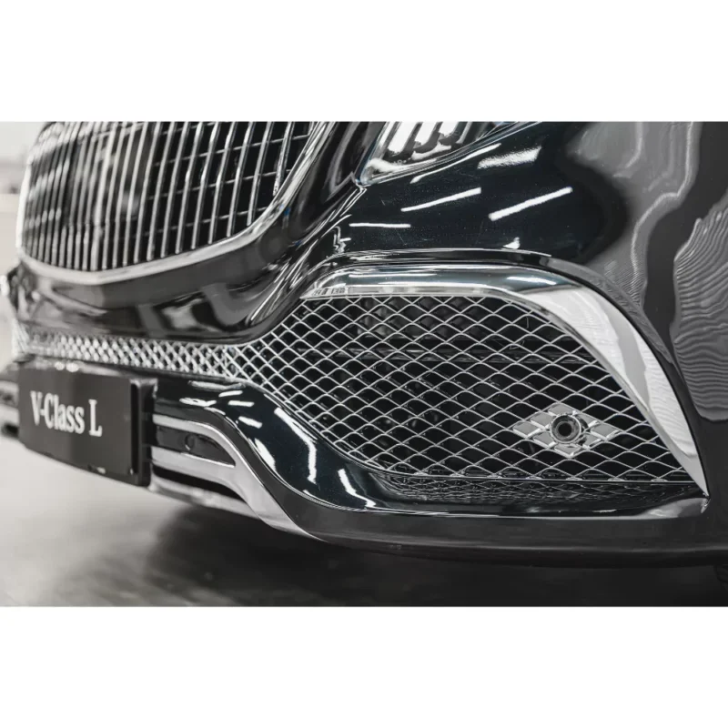 Close-up view of the front bumper of the Mercedes Vito, with the Body Kit - Gls Maybach Style installed.