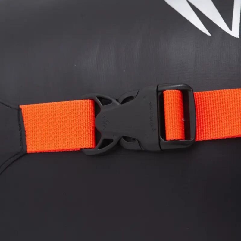 Close-up photo of the clip strap that closes and secures the Sleeping Bag.
